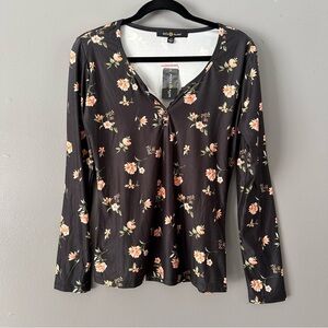 Belle Tweed 1/4‎ Button Down V-Neck Top | Black + Floral
